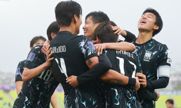 盈禾配资 123分钟遭绝杀！日本被法国送回家，球员痛哭，世青赛8强已定6席